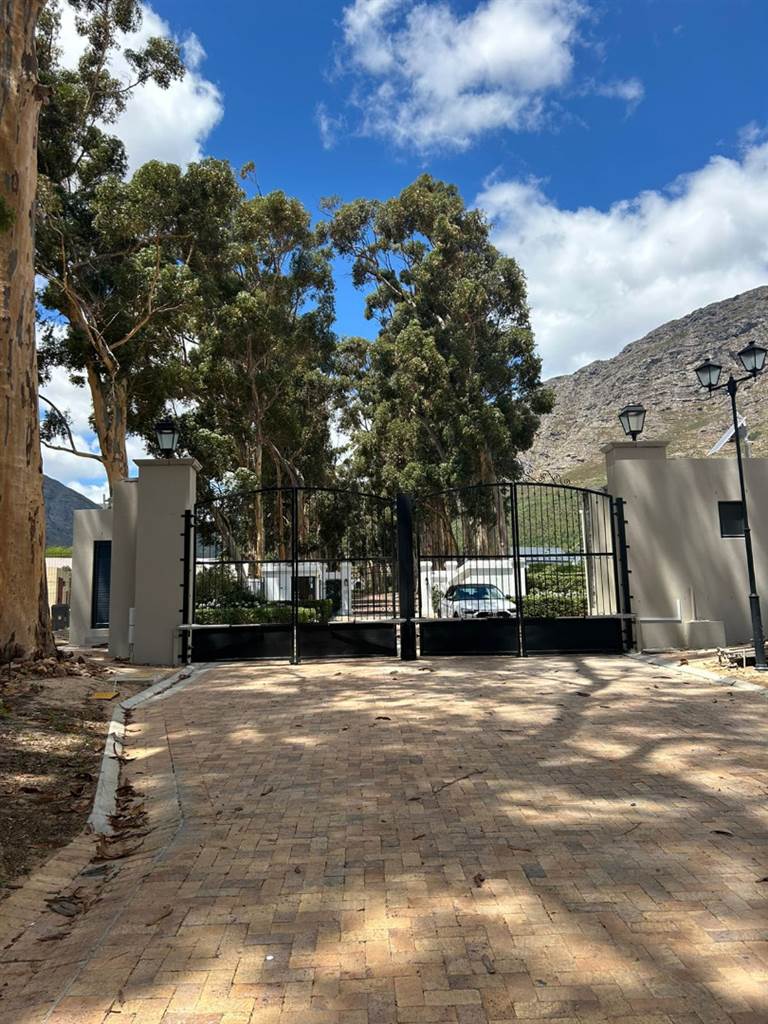 2000 m² Land available in Franschhoek photo number 19