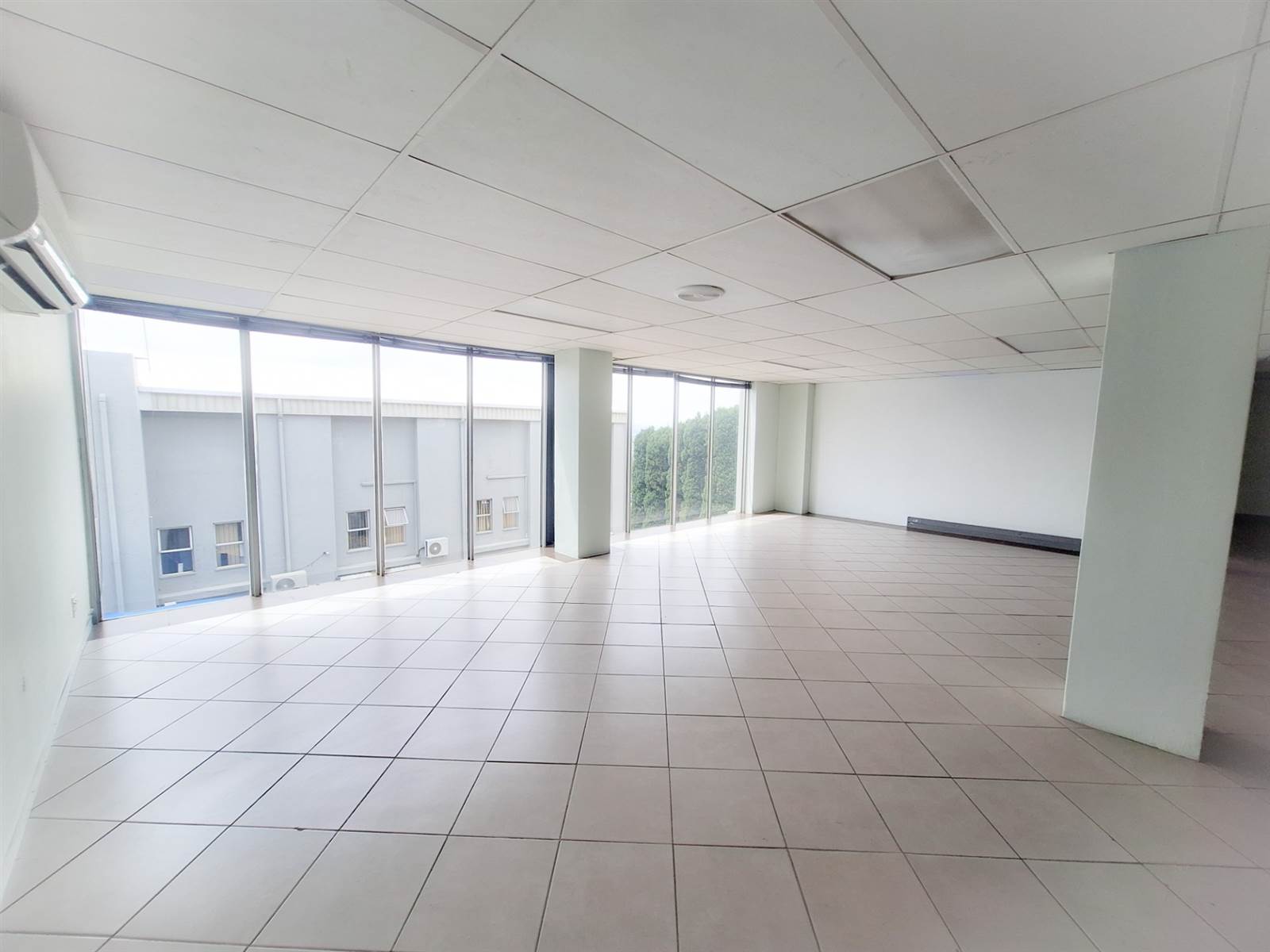367  m² Office Space in Kyalami photo number 10