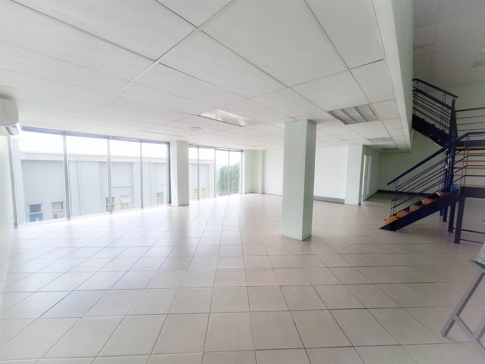 367  m² Office Space in Kyalami photo number 6