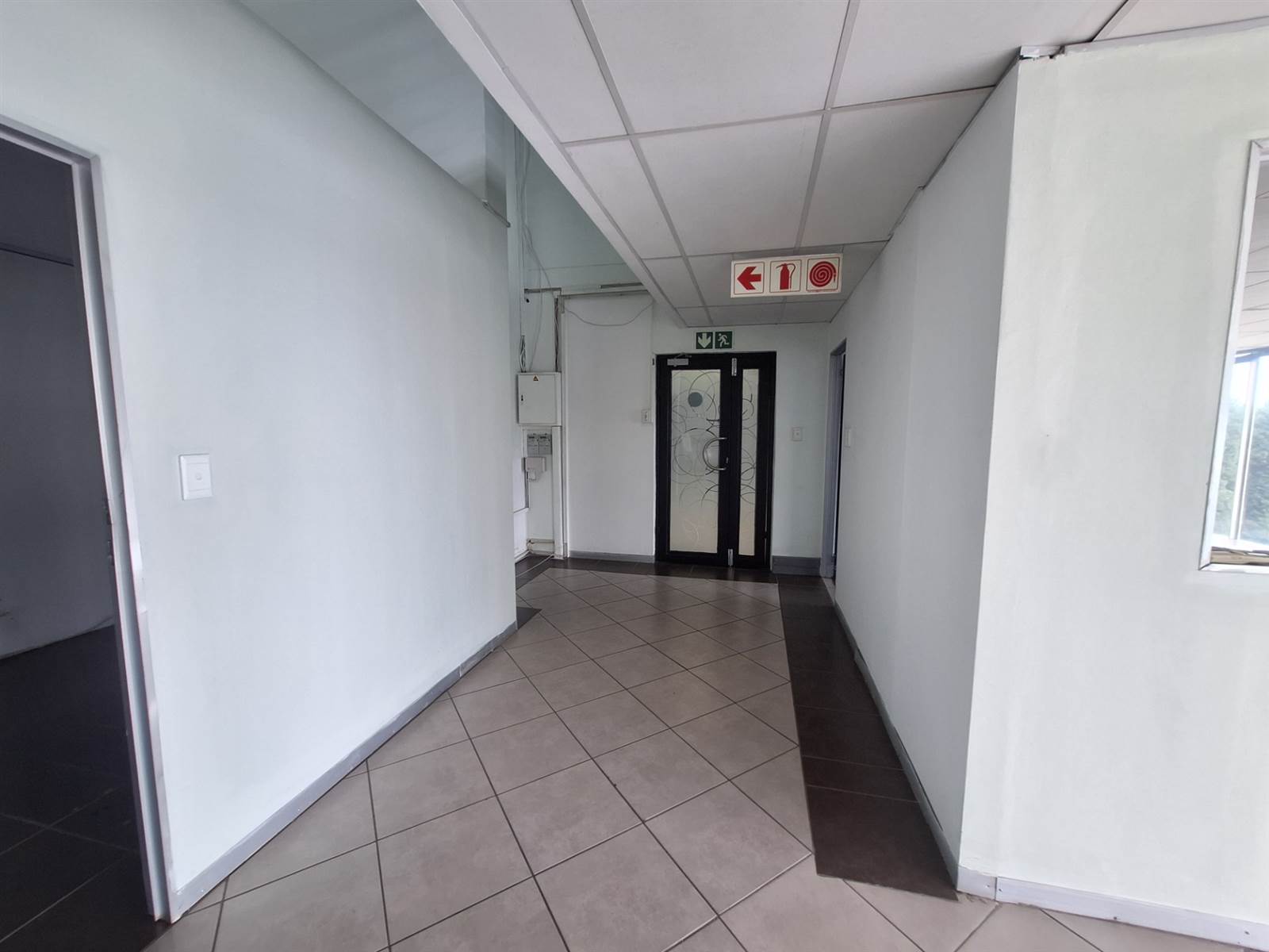 367  m² Office Space in Kyalami photo number 8