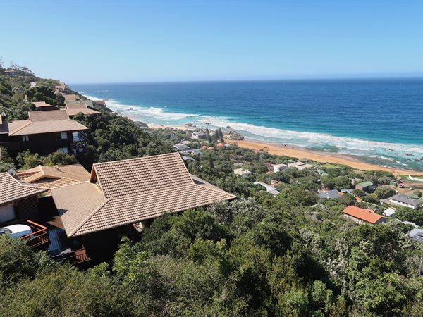 727 m² Land available in Keurboomstrand