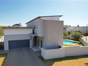 4 Bed House in Midstream Meadows