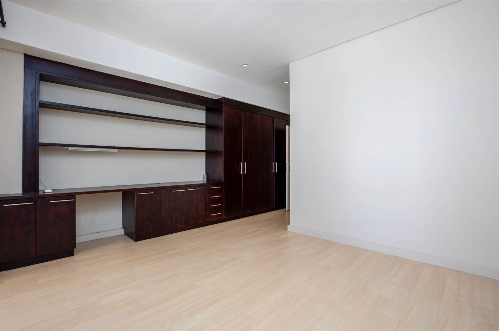 6 Bed Apartment in Bantry Bay photo number 25