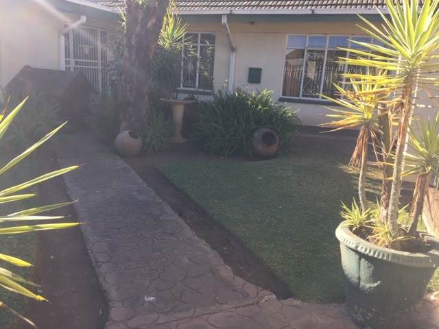 5 Bed House in Kempton Park Central photo number 5