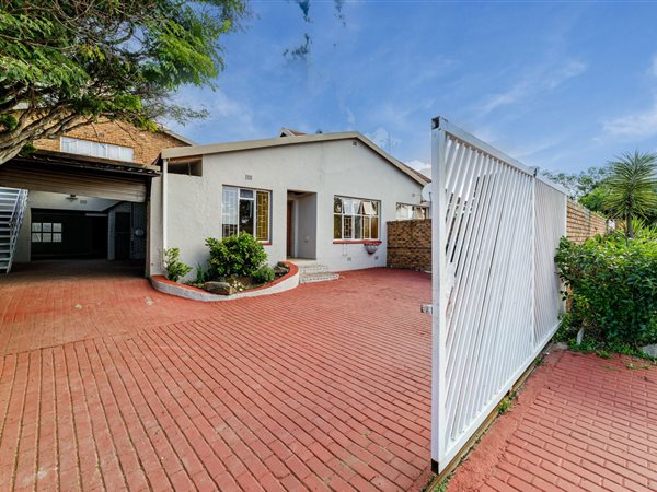 4 Bedroom House 4 Bedroom House