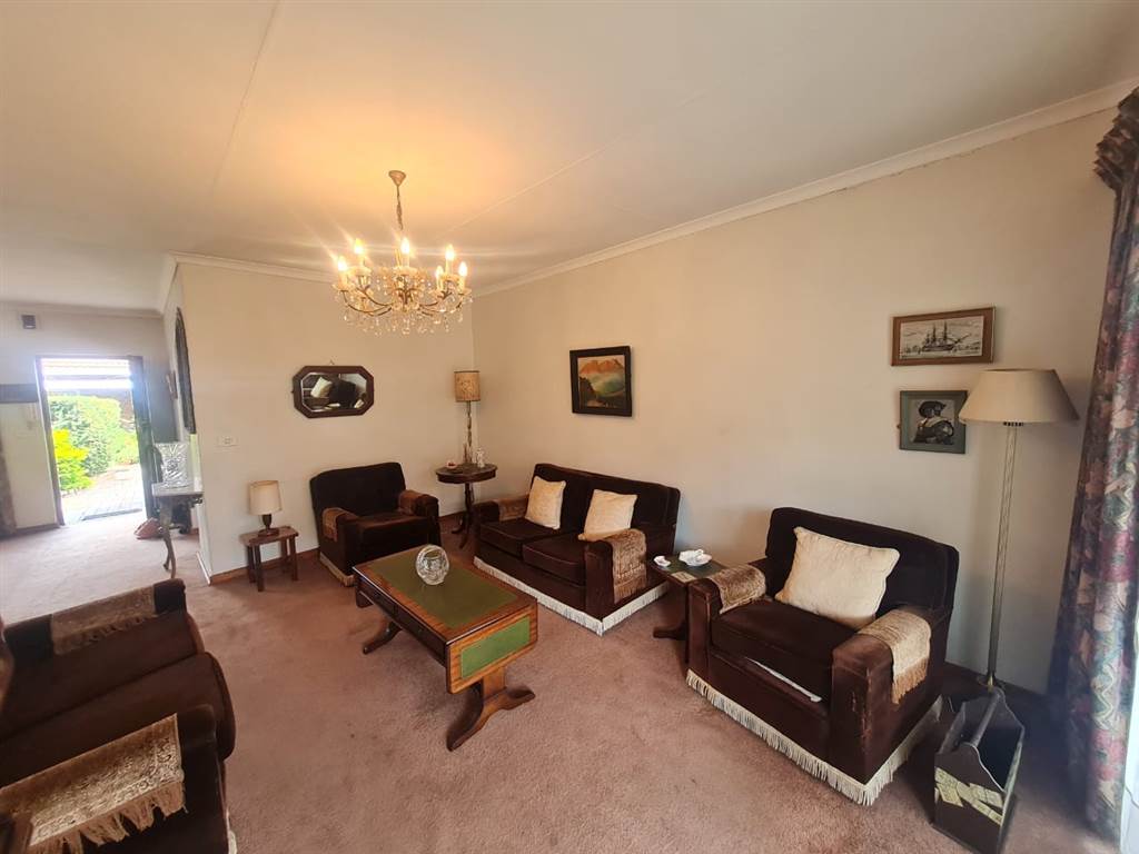 2 Bed Townhouse in Edenvale photo number 4