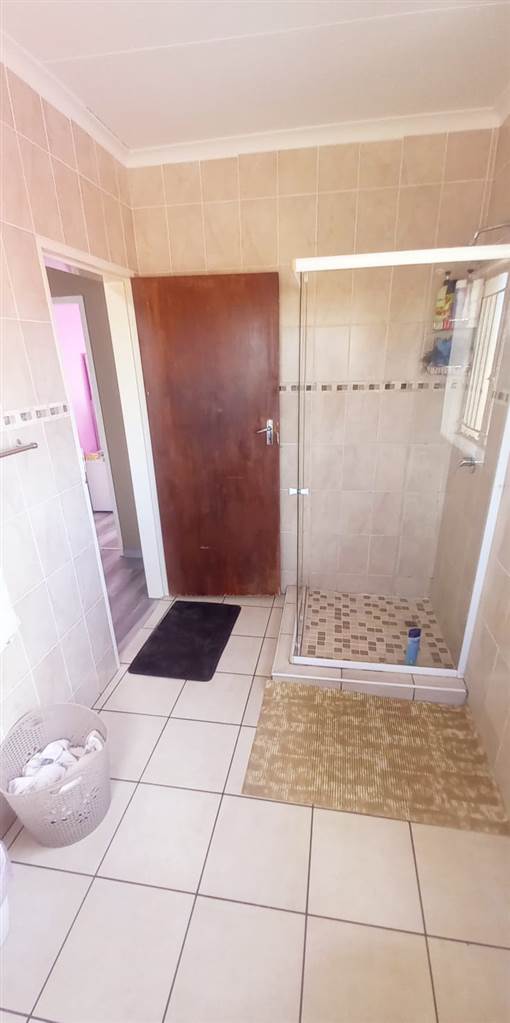 3 Bed House in Lenasia photo number 23