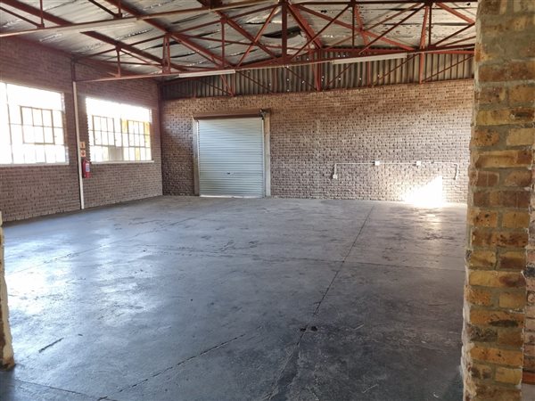 204  m² Industrial space