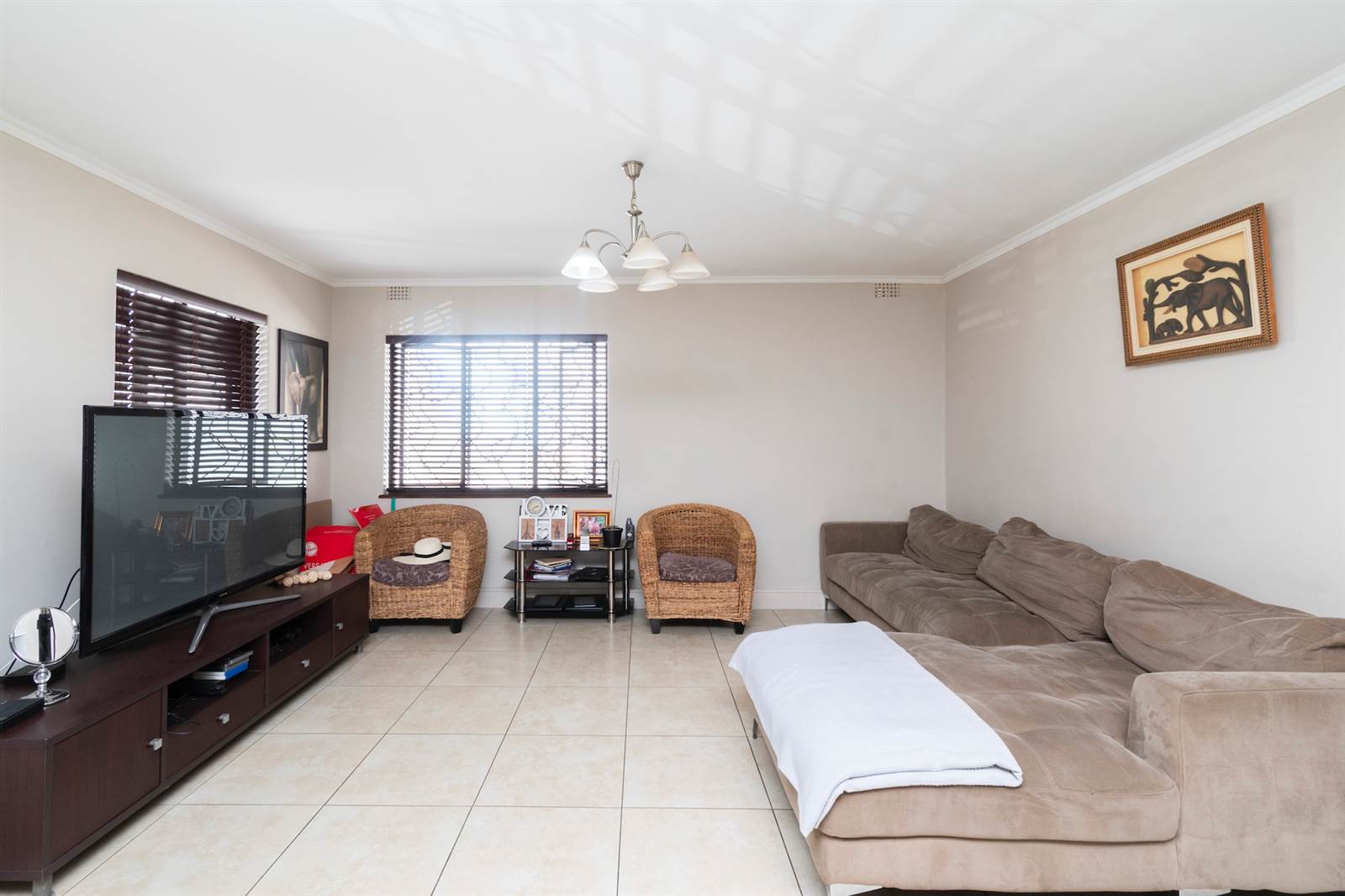 2 Bed Apartment in Sea Point photo number 4