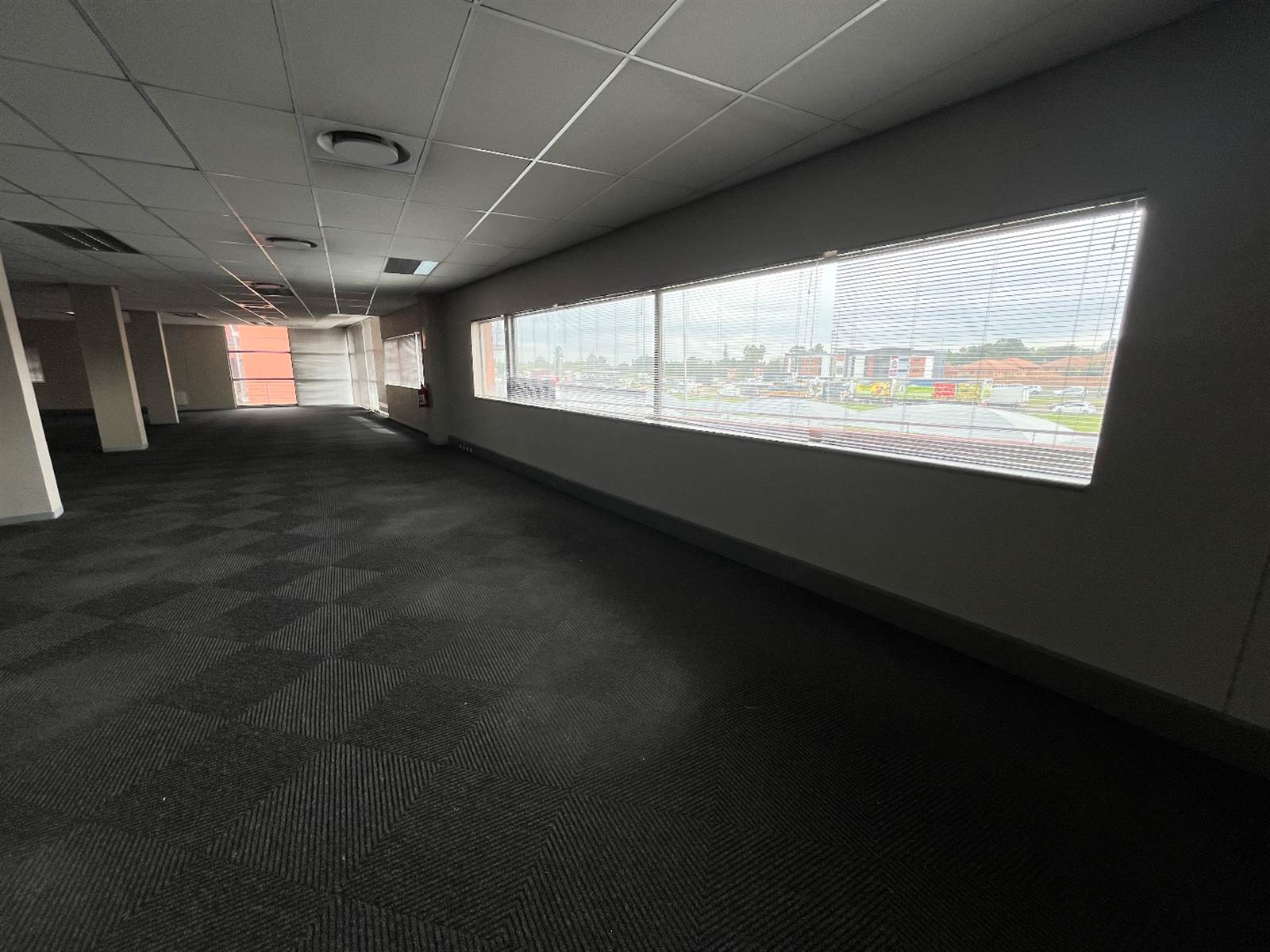 636  m² Commercial space in Bedfordview photo number 9