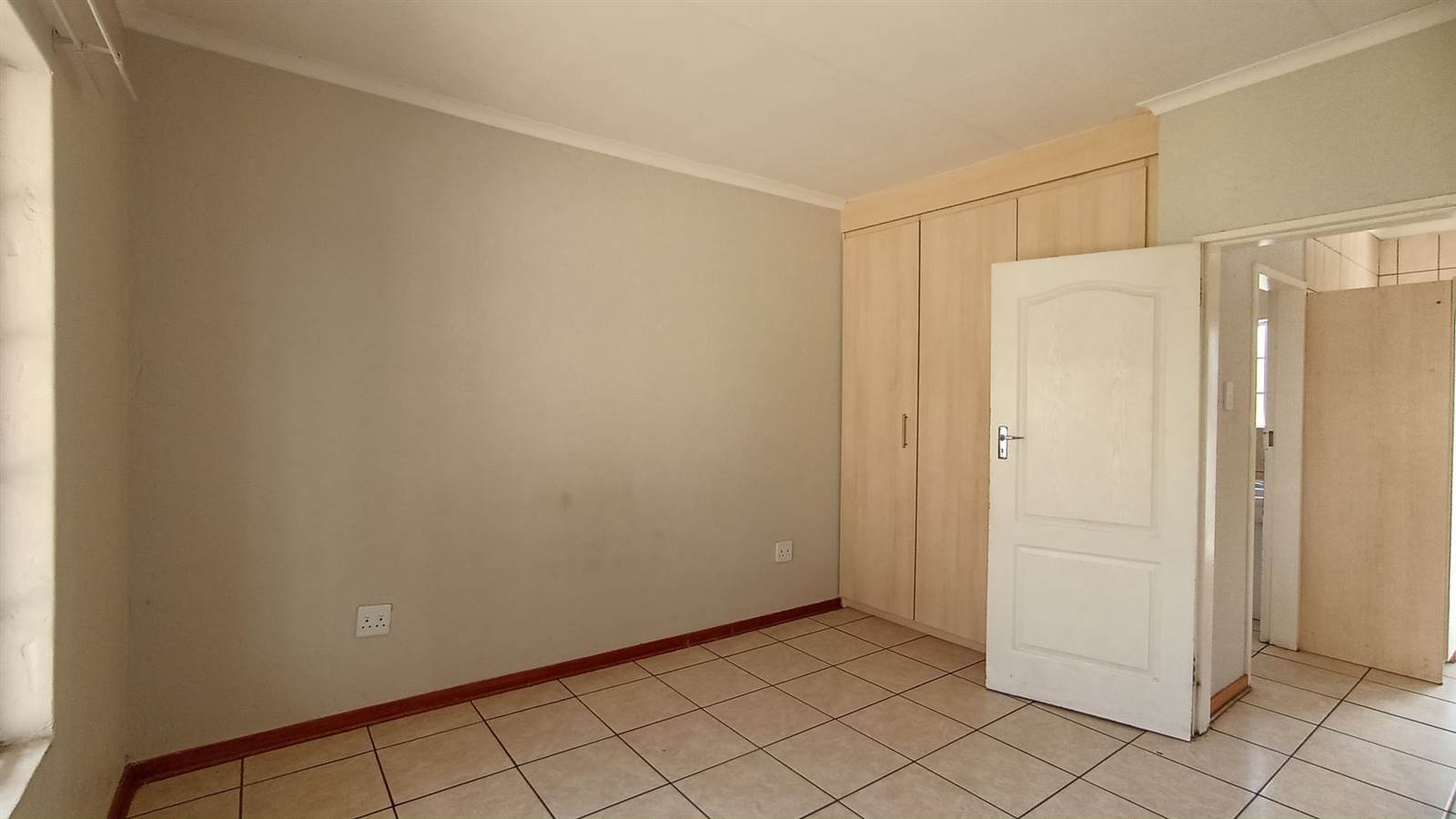 2 Bed Apartment in Potchefstroom Central photo number 16