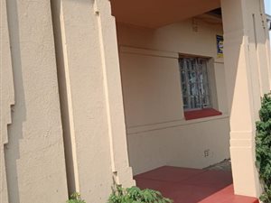 2 Bed House in Geluksdal