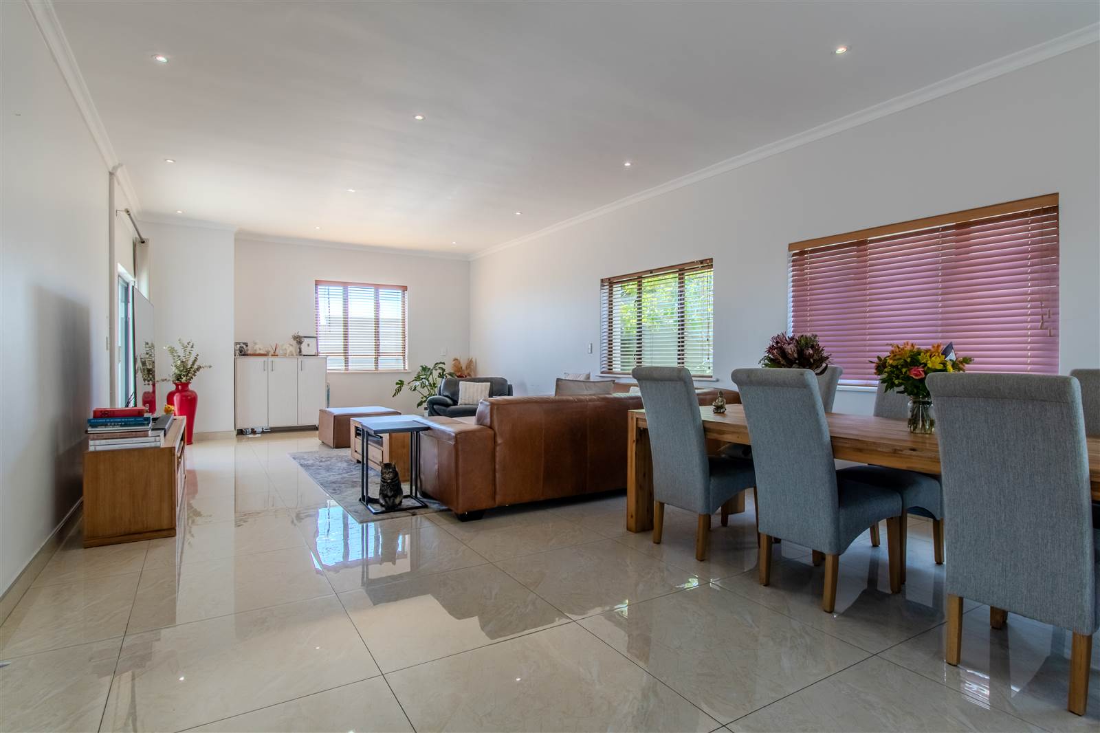 4 Bed House in Plattekloof photo number 3