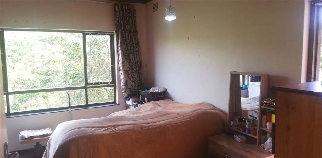 3 Bed House in Umtentweni photo number 14