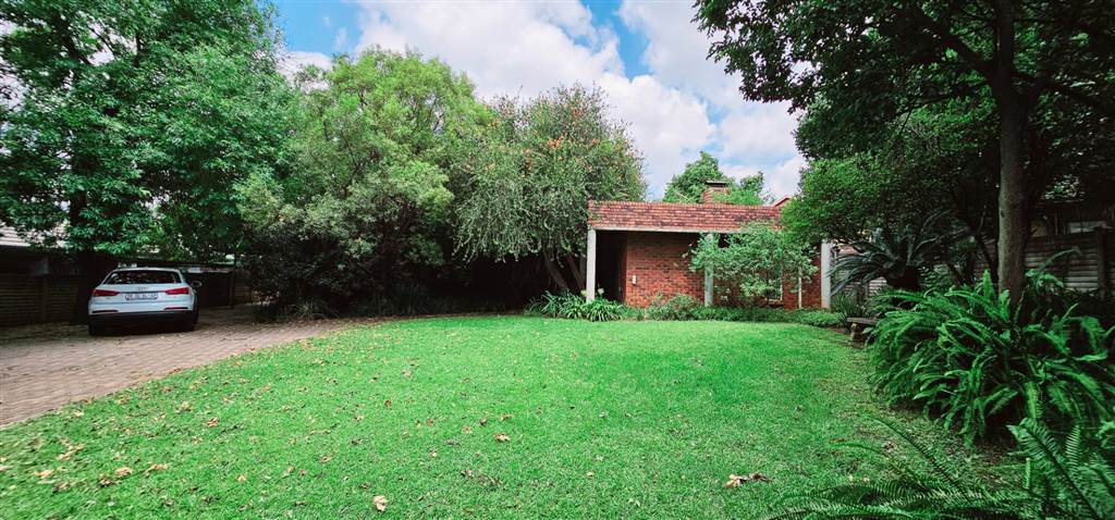 3 Bed House in Garsfontein photo number 22