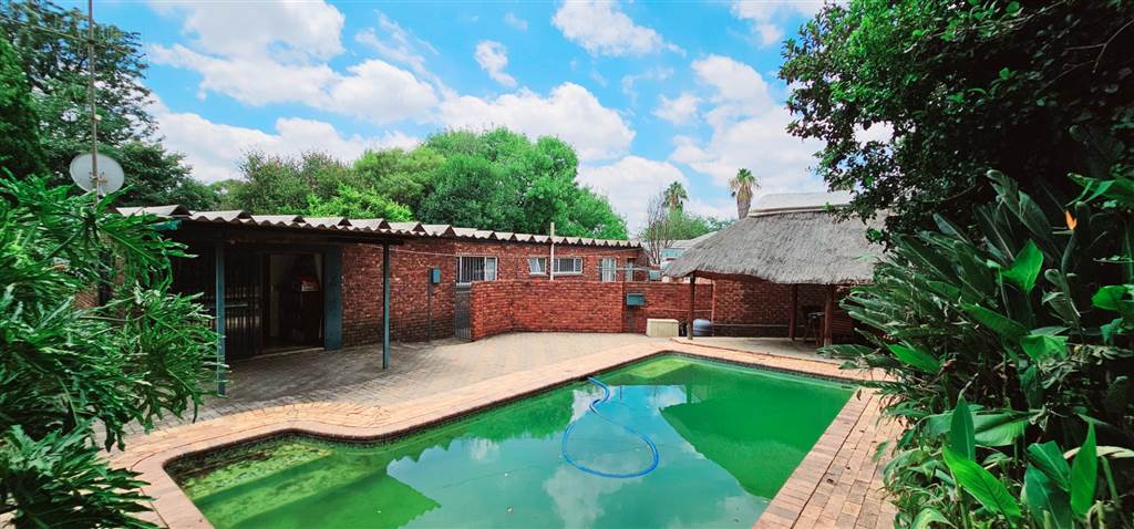 3 Bed House in Garsfontein photo number 1