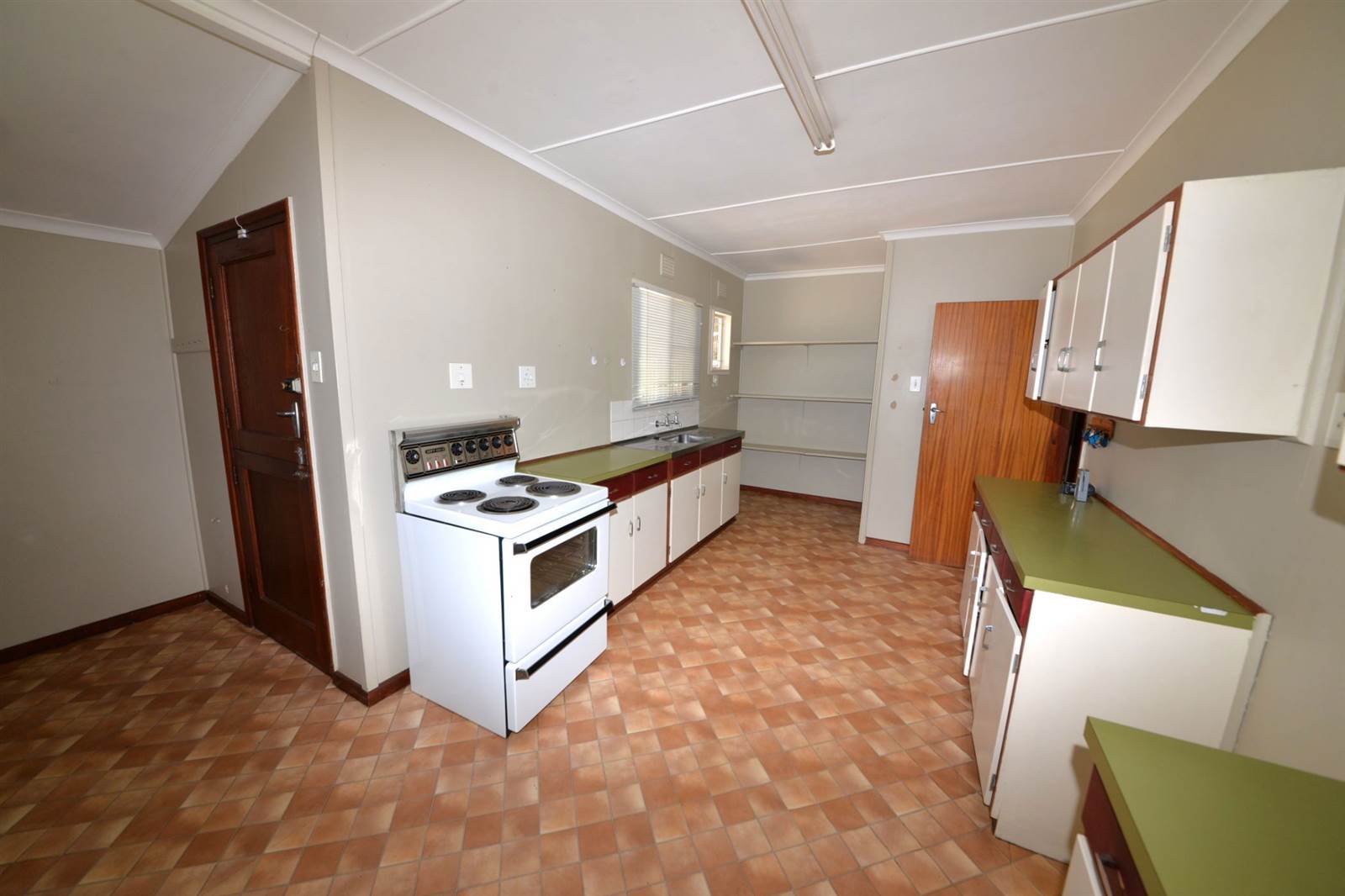 3 Bed House in Villiersdorp photo number 6