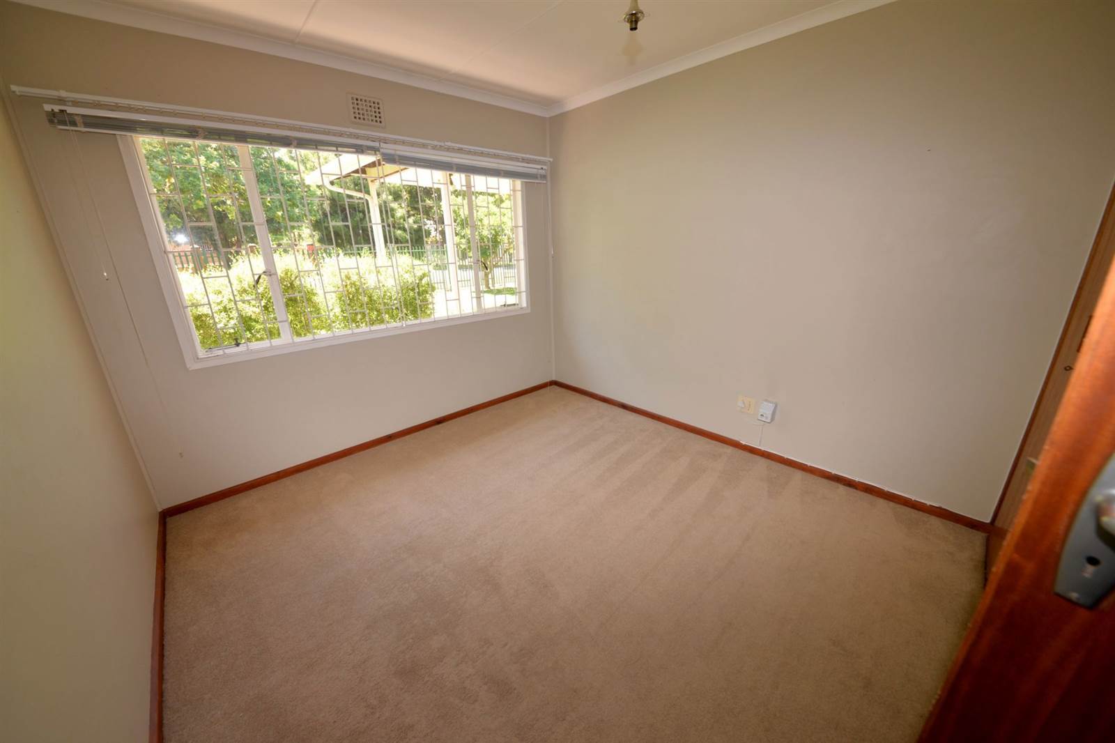 3 Bed House in Villiersdorp photo number 11