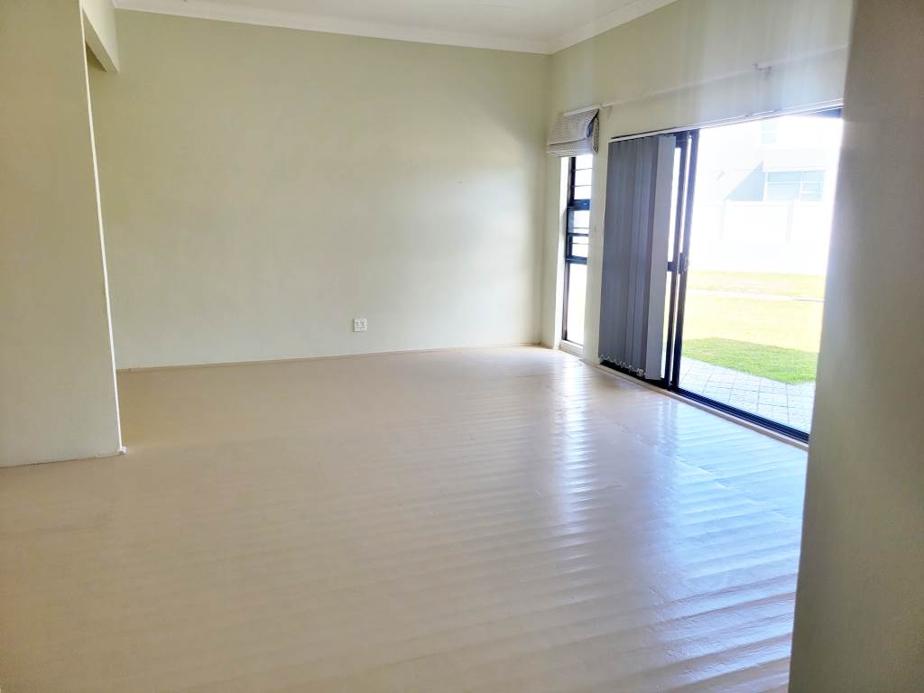 2 Bed Apartment in Agulhas photo number 11