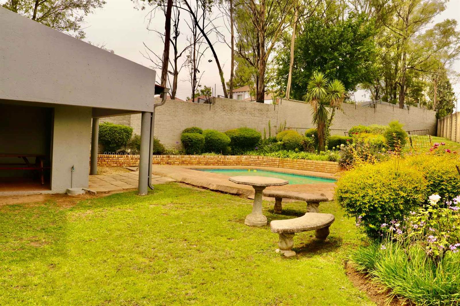 3 Bed Apartment in Douglasdale photo number 11