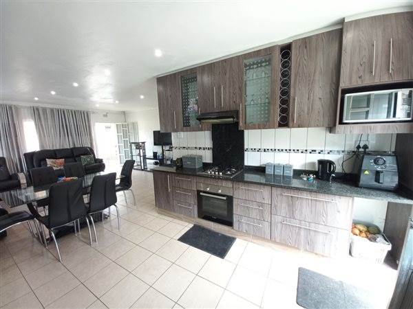 3 Bed House in Westcliff photo number 8