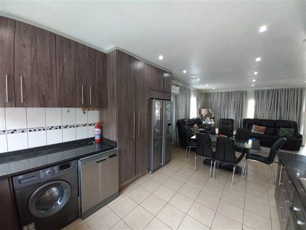 3 Bed House in Westcliff photo number 10