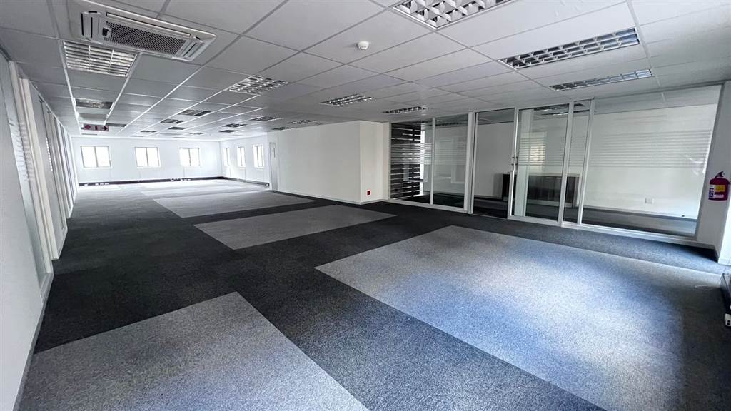 430  m² Commercial space in Strubens Valley photo number 11