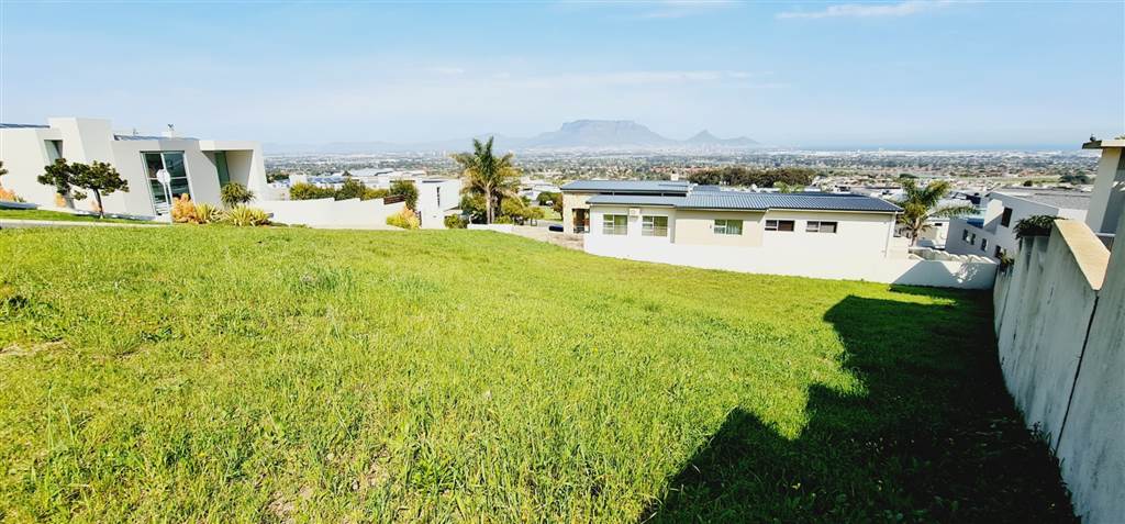 869 m² Land available in Plattekloof photo number 2
