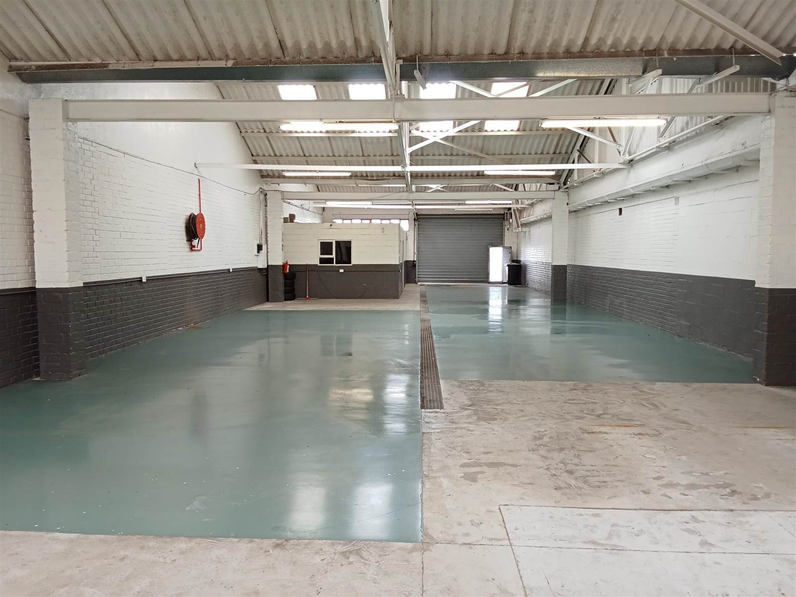 388  m² Industrial space in Maitland photo number 1