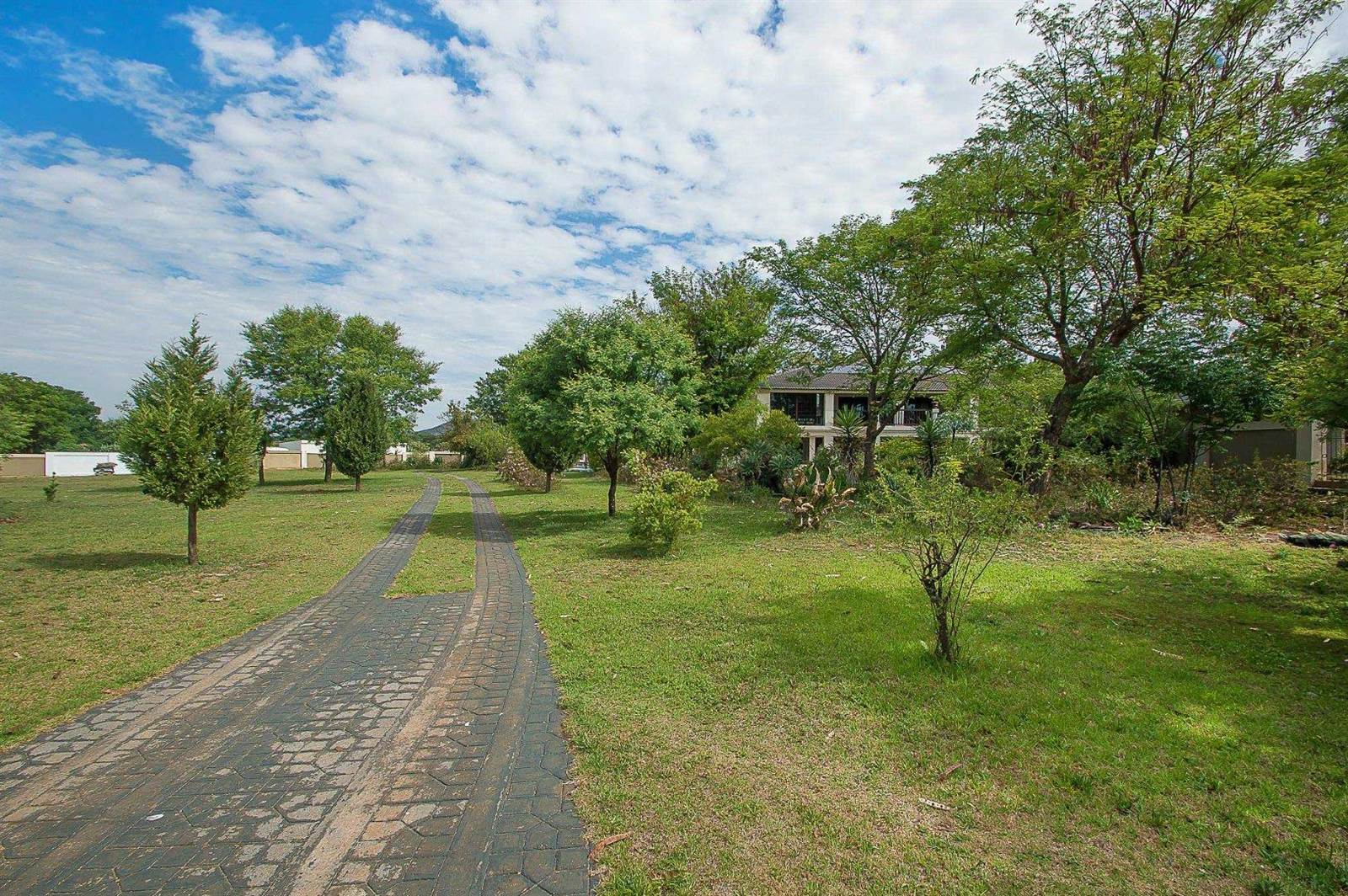 5 Bed House in Muldersdrift photo number 3
