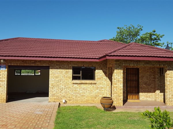 3 Bedroom Townhouse 3 Bedroom Townhouse