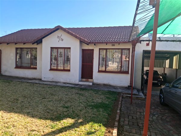 3 Bedroom House 3 Bedroom House