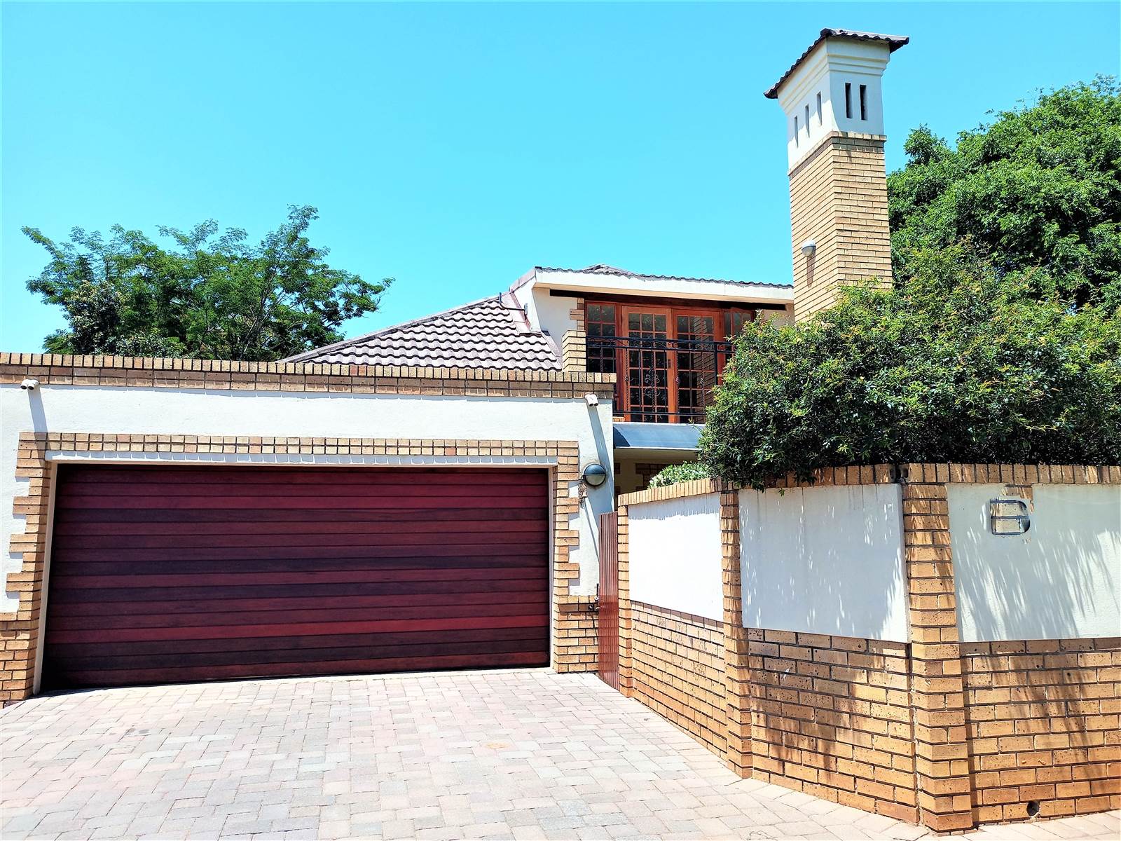 3 Bed House in Highveld photo number 2