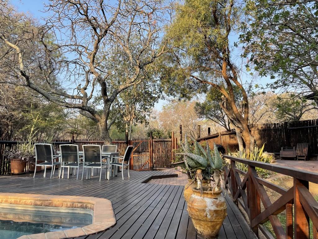 4 Bed House in Mabula Private Game Lodge photo number 3