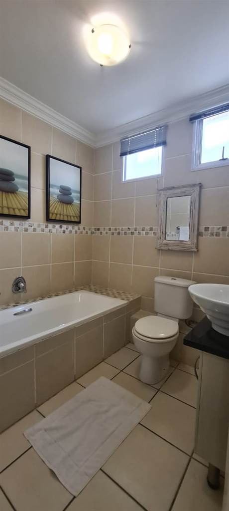 3 Bed Apartment in Jeffreys Bay photo number 16