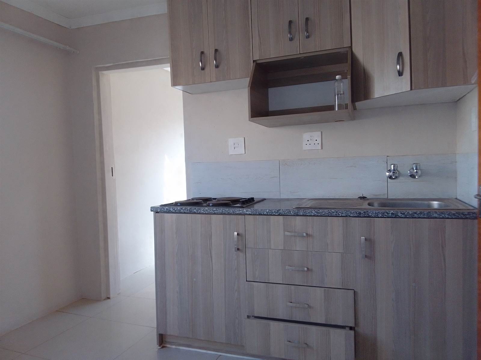 1 Bed Apartment in Protea Glen photo number 1