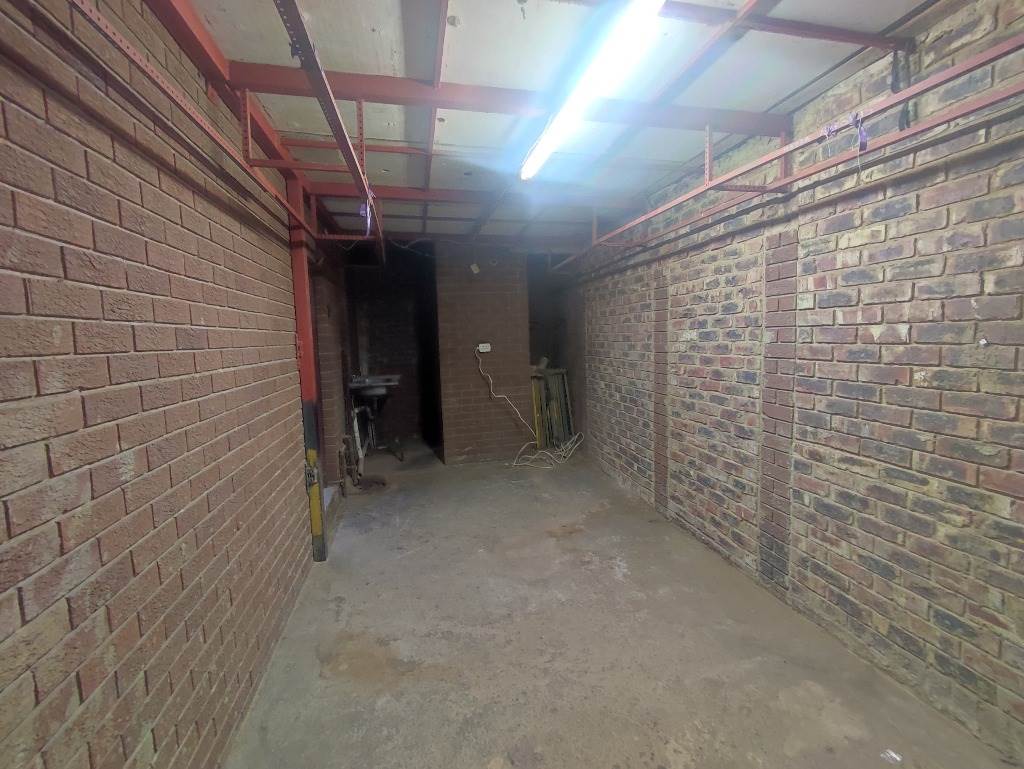 216  m² Retail Space in Vereeniging Central photo number 11