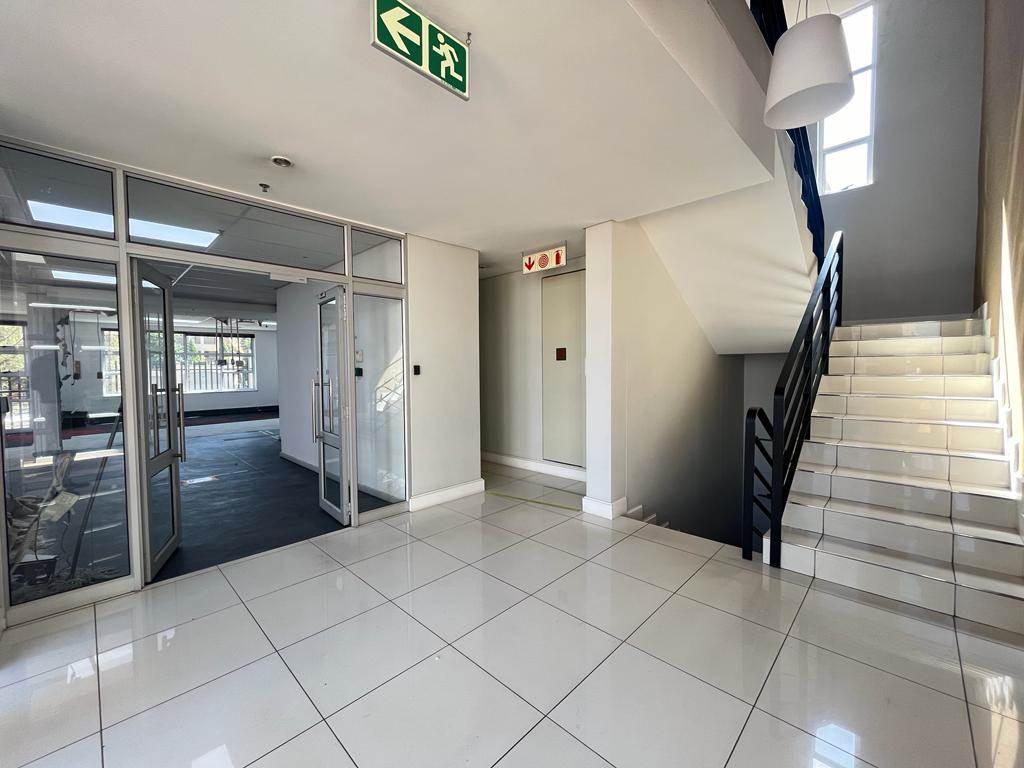 261  m² Commercial space in Fourways photo number 11