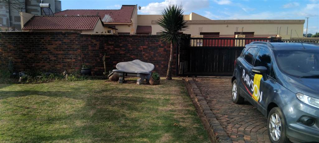 3 Bed Townhouse in Delmas photo number 3