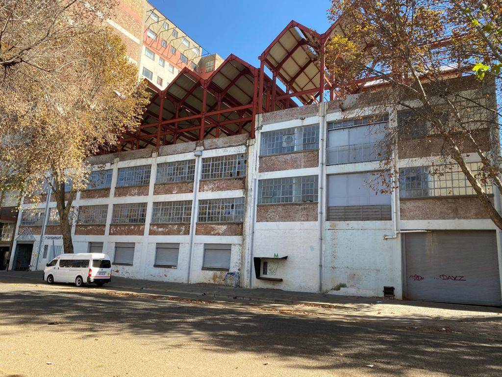 5000  m² Commercial space in New Doornfontein photo number 3