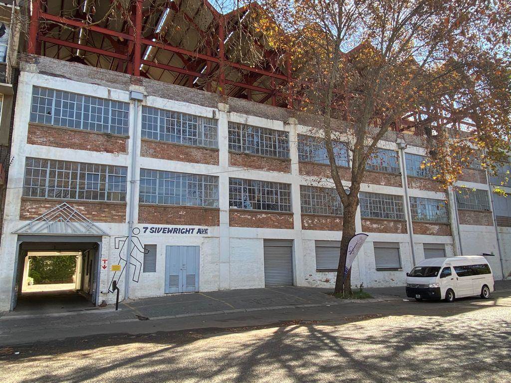 5000  m² Commercial space in New Doornfontein photo number 6