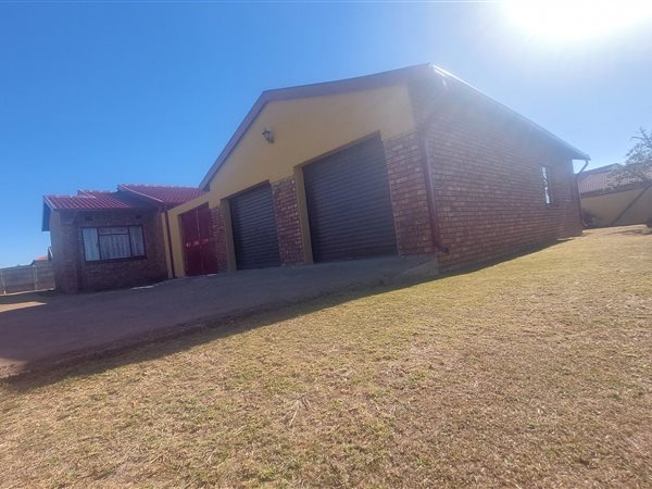 4 Bedroom House 4 Bedroom House