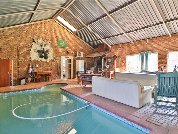 4 Bed House in Suiderberg