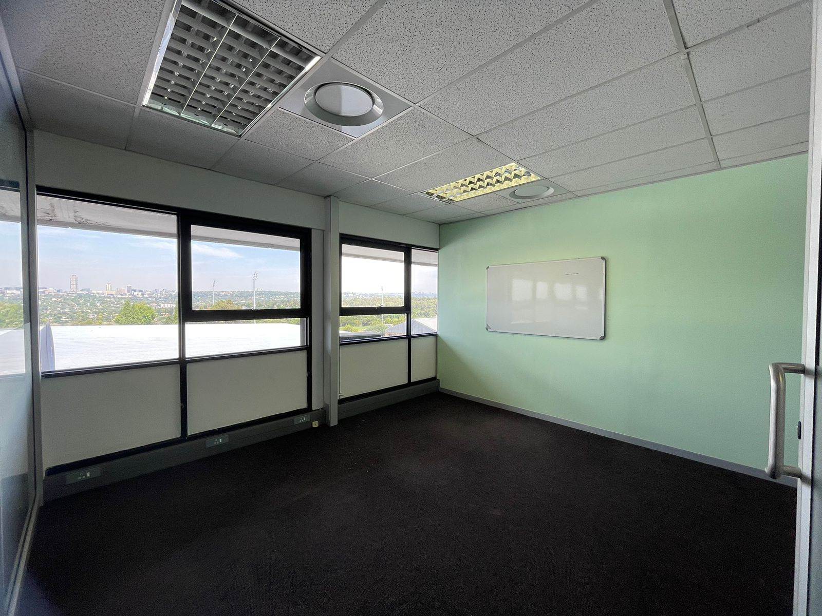 650  m² Commercial space in Kensington B photo number 19