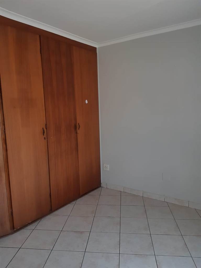 2 Bed Townhouse in Erasmus photo number 4