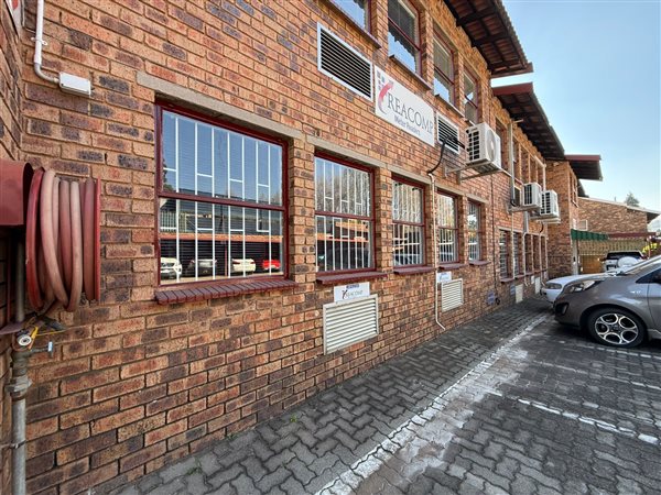 104 m² Commercial space 104 m² Commercial space