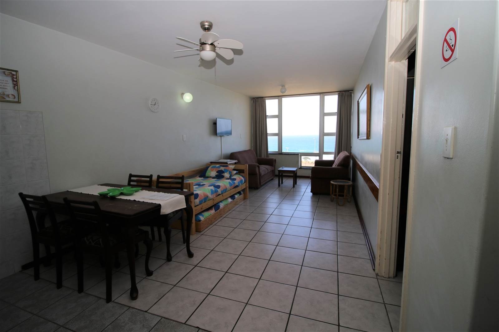 1 Bed Flat in Scottburgh Central photo number 5