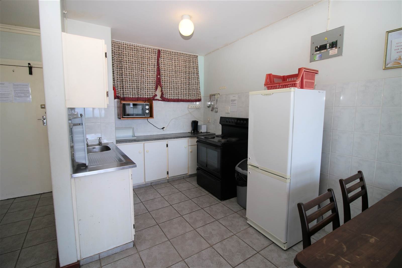 1 Bed Flat in Scottburgh Central photo number 3