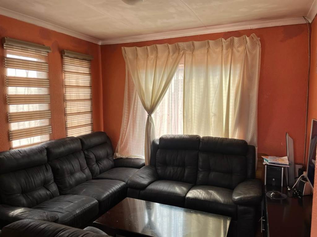 2 Bed House in Benoni CBD photo number 10