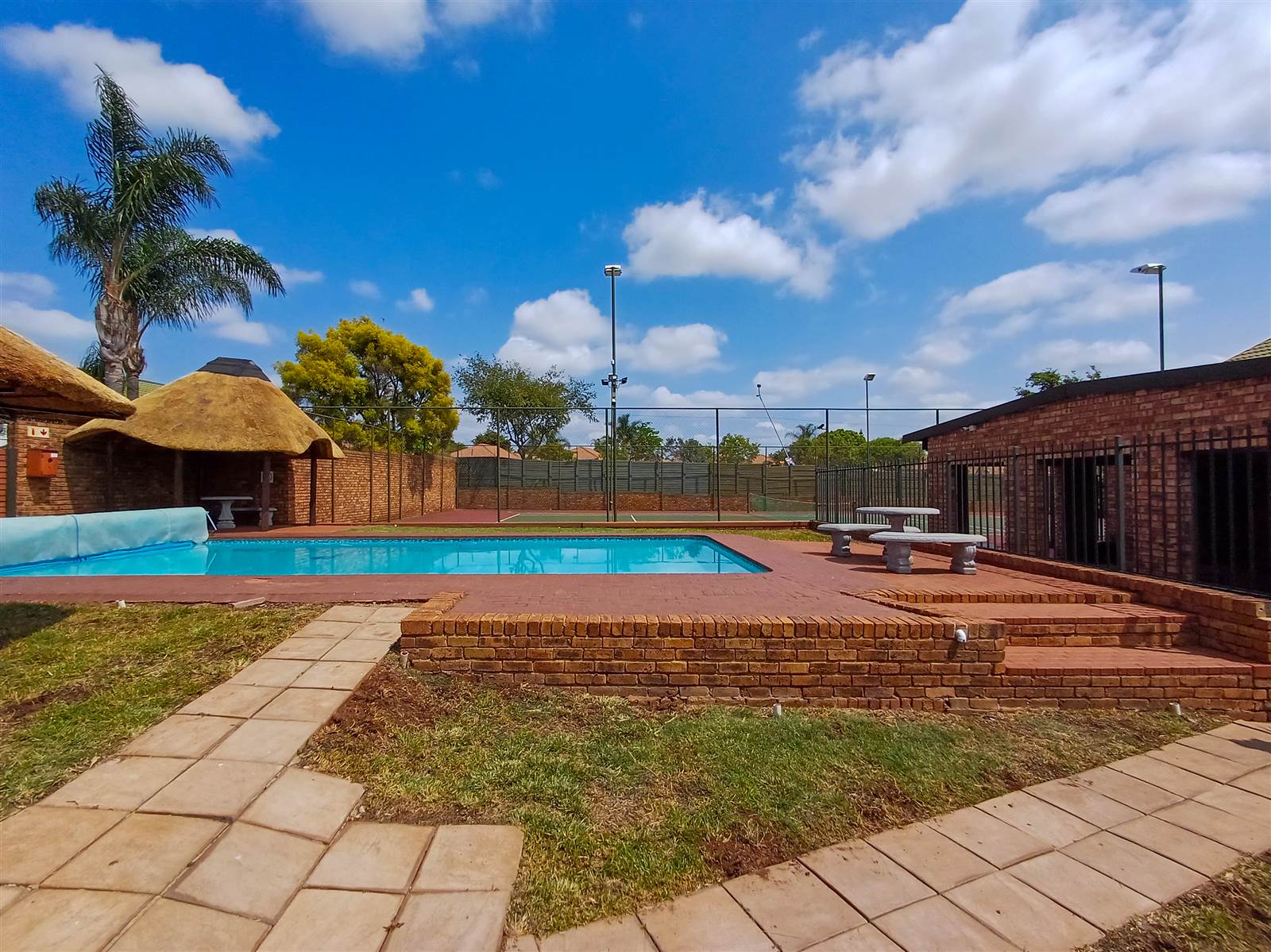 2 Bed Townhouse in Rooihuiskraal North photo number 18